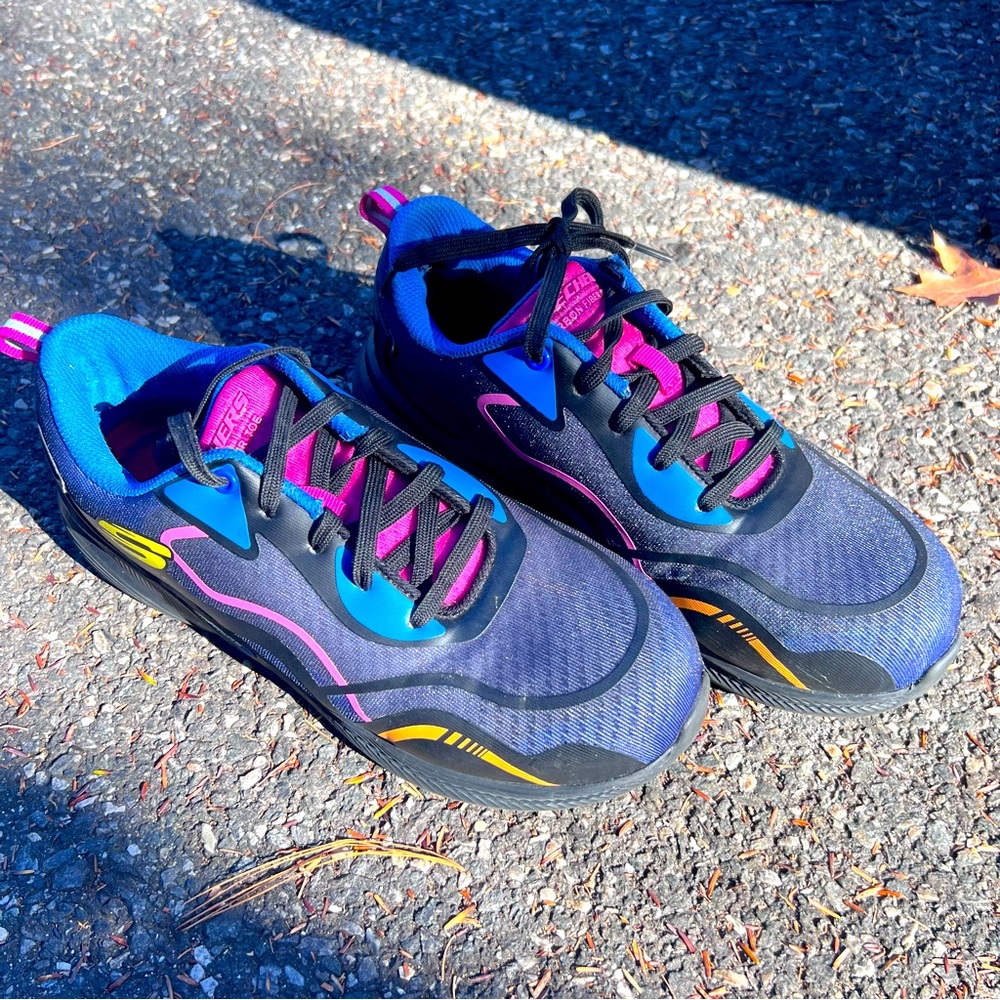 Sketchers steel toe sneakers